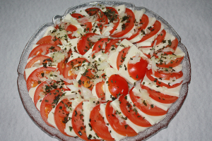 Tomaten-Mozzarellasalat.jpg